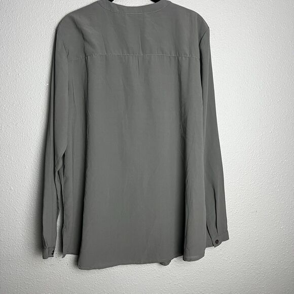 Chico's Womens Grey Sequin Shear Button‎ Down Career Top Size 2 Medium Holiday - Picture 4 of 10